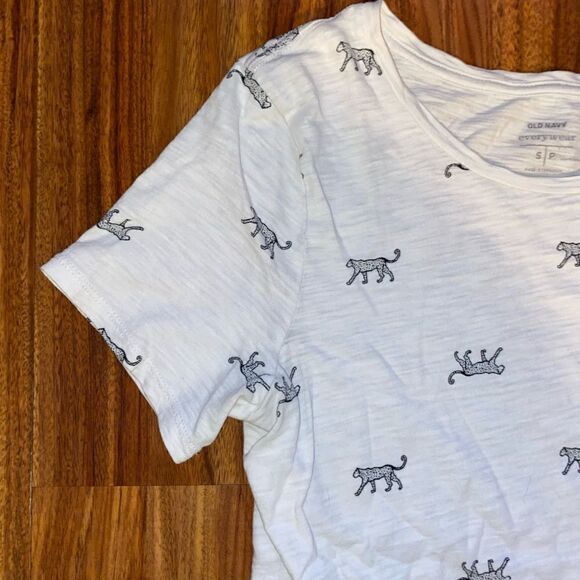 Old Navy Cheetah Everywhere Tee White & Black Size Small - Picture 2 of 7